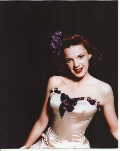 Genç Bir Judy Garland 8x10 inç Fotoğraflı askısız gece elbisesi