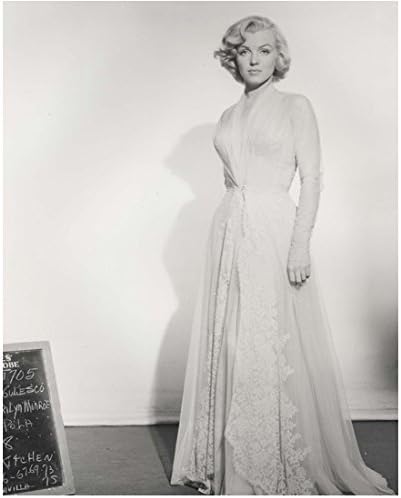 Marilyn Monroe Ayakta Göz Alıcı Seksi Siyah Beyaz 8 x 10 inç Fotoğraf