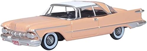 1959 Chrysler Imperial Crown 2 Kapı Hardtop Farsça Pembe Beyaz Top ile 1/87 (HO) Ölçekli pres döküm model araba Oxford