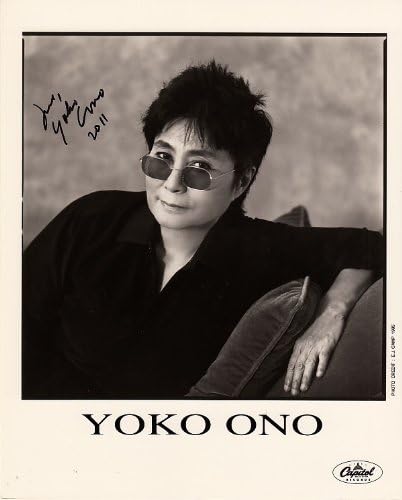 YOKO ONO LENNON (Beatles) imzalı 8X10 fotoğraf
